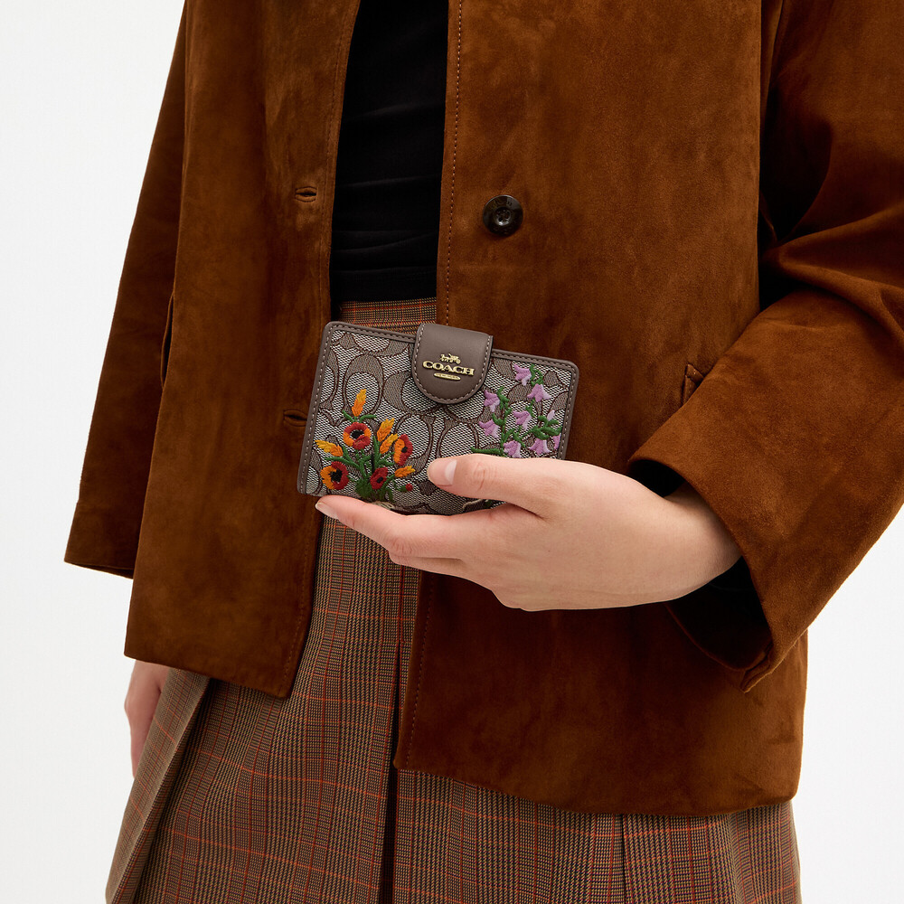 Coach Outlet Medium Corner Zip Wallet In Signature Jacquard With Floral Embroid… - Picture 2 of 3